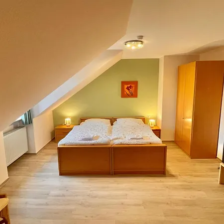 Ferienpension Bei Stenze Inklusive Individueller Klimaanlage Im 3* Senheim
